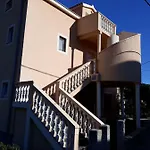Sakarun Apartment *